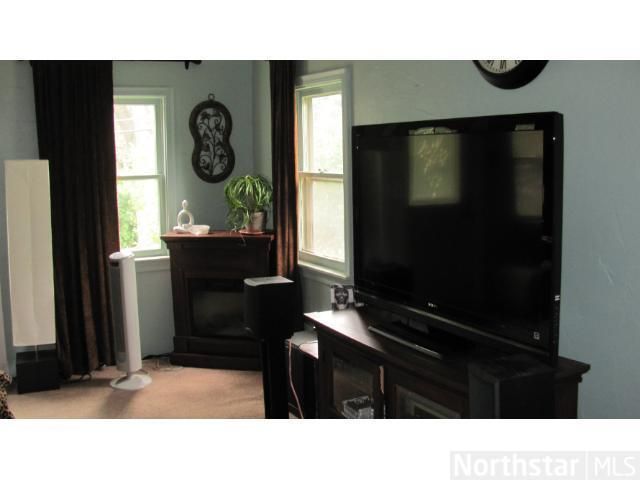 203 Warner Ave S, Willernie, MN 55090