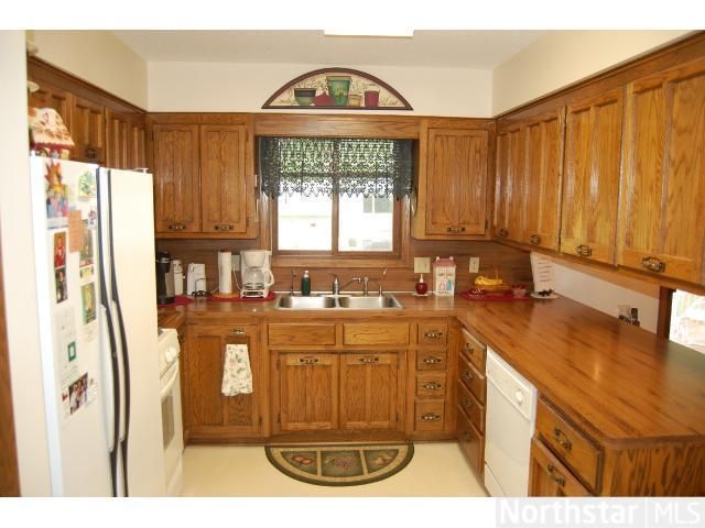6342 Edgemont Cir N, Brooklyn Park, MN 55428