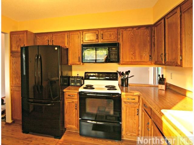 9902 Ives Ln N, Maple Grove, MN 55369