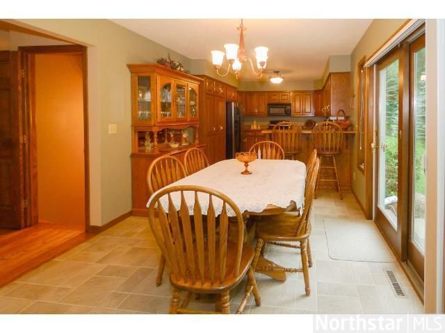 7889 20th St N, Oakdale, MN 55128