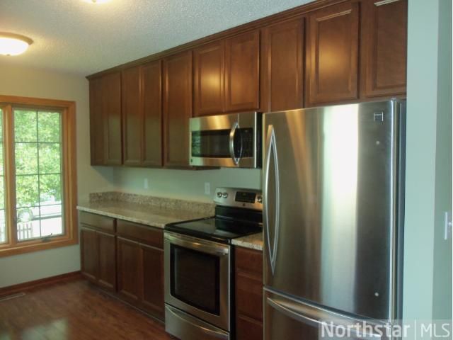 713 Hanover Ct, Eagan, MN 55123
