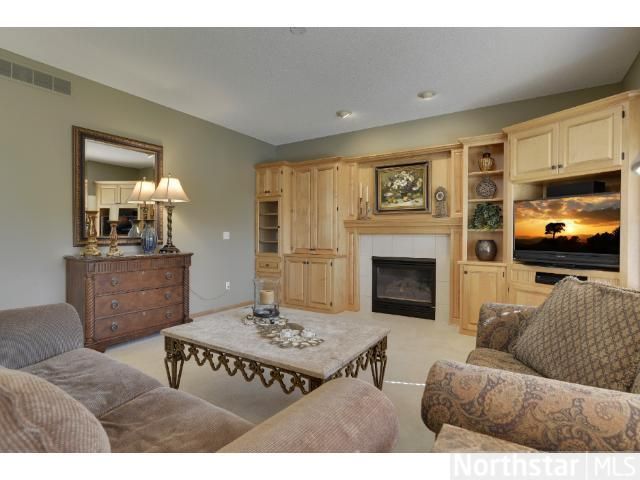 9269 Shetland Rd, Eden Prairie, MN 55347