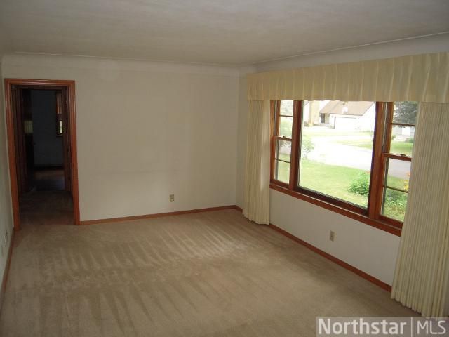 206 19th Ave N, Hopkins, MN 55343