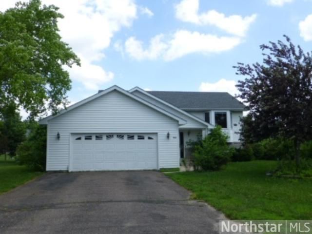 906 6th Ave NW, Buffalo, MN 55313
