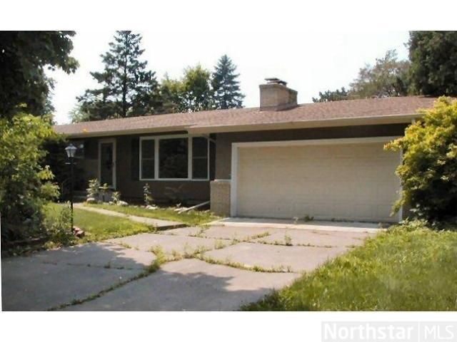 1957 Oak Knoll Dr, White Bear Lake, MN 55110