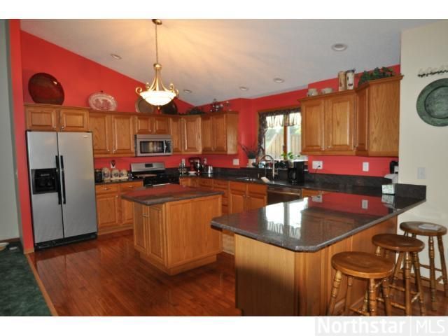 867 S Park Dr, Hastings, MN 55033