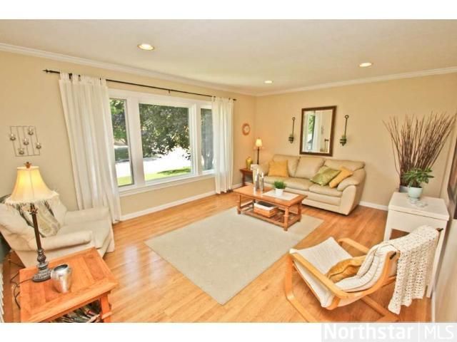 101 Edgewood Dr SE, Saint Michael, MN 55376