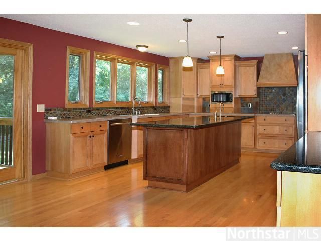 3919 Clippers Rd, Eagan, MN 55122