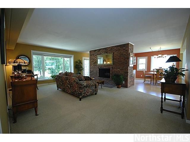 23675 Smithtown Rd, Excelsior, MN 55331