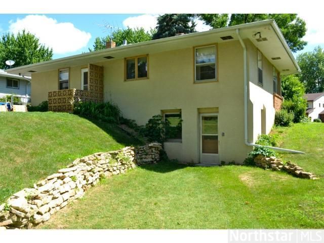 2857 Meadow Lark Ln, Maplewood, MN 55109