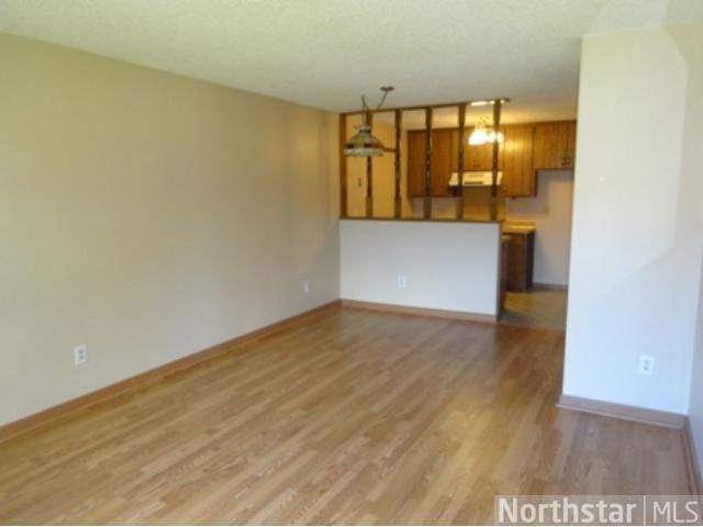 8620 S Maplebrook Cir, Brooklyn Park, MN 55445