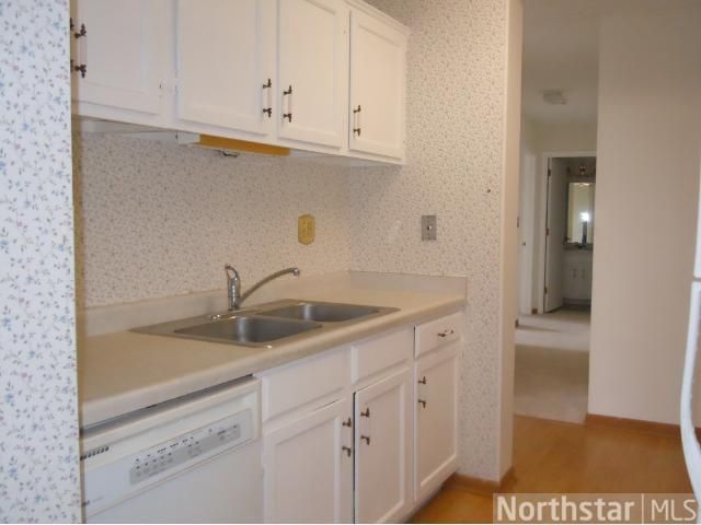 1181 Edgcumbe Rd #812, Saint Paul, MN 55105