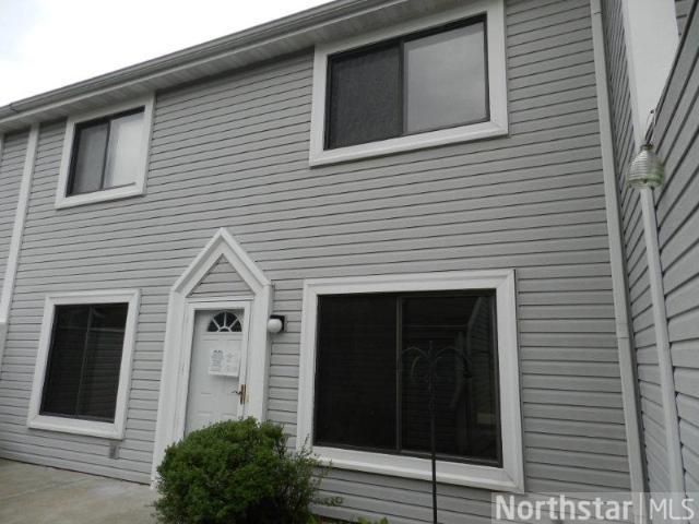 4237 Sylvia Ln N, Roseville, MN 55126