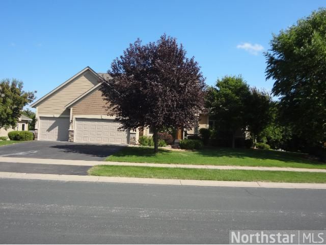 2241 Manuela Dr, Chaska, MN 55318