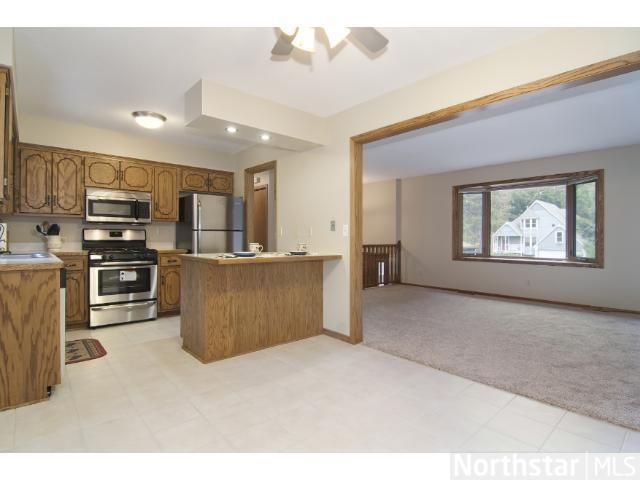 6449 46th St N, Oakdale, MN 55128