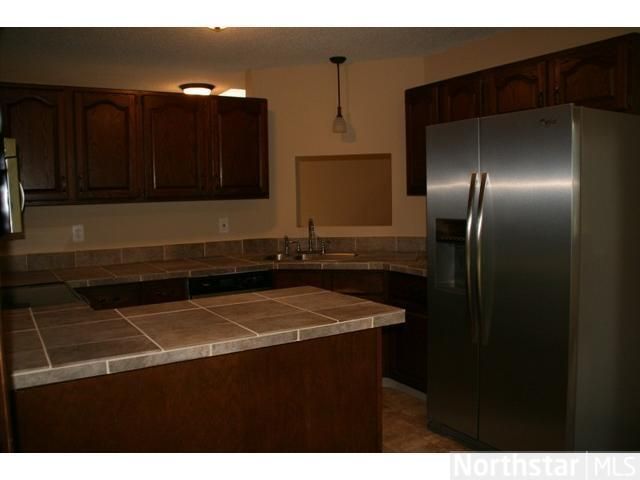 2409 Barclay St, Maplewood, MN 55109