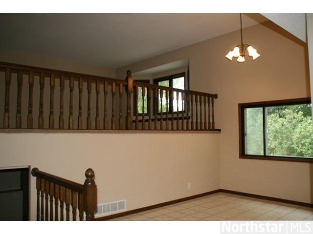 2409 Barclay St, Maplewood, MN 55109