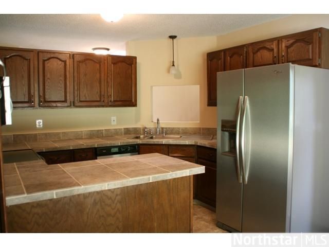 2409 Barclay St, Maplewood, MN 55109