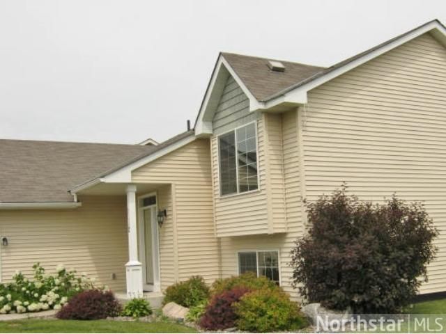 1112 Lorraine Ct, Carver, MN 55315