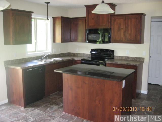 17932 Nixon Dr NW, Elk River, MN 55330