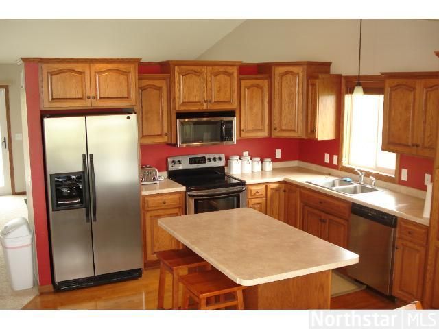 402 Elena Ln, Saint Joseph, MN 56374