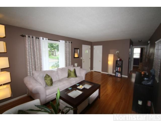 1020 Sumter Ave N, Golden Valley, MN 55427