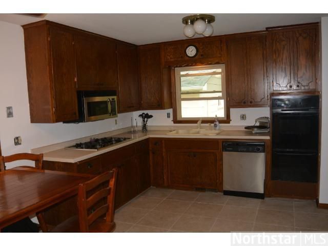 32 Langer Cir, West Saint Paul, MN 55118