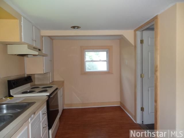 1020 4th St NW, Faribault, MN 55021