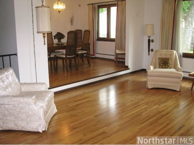 2100 Greenbrier St, Maplewood, MN 55117