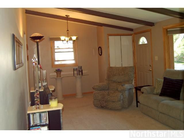 6790 3rd St N, Oakdale, MN 55128