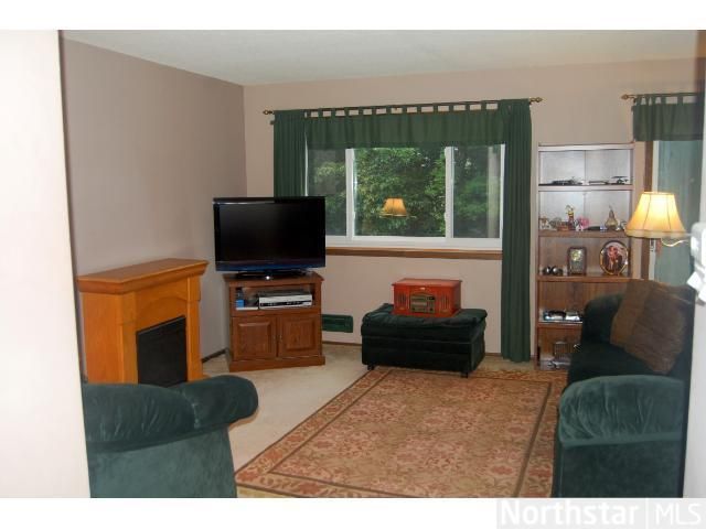12245 Drake St NW, Coon Rapids, MN 55448