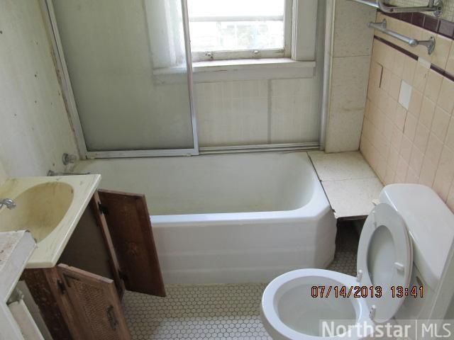 1145 Ross Ave, Saint Paul, MN 55106