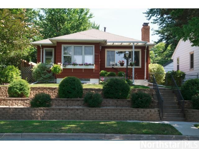 4223 4th St NE, Columbia Heights, MN 55421