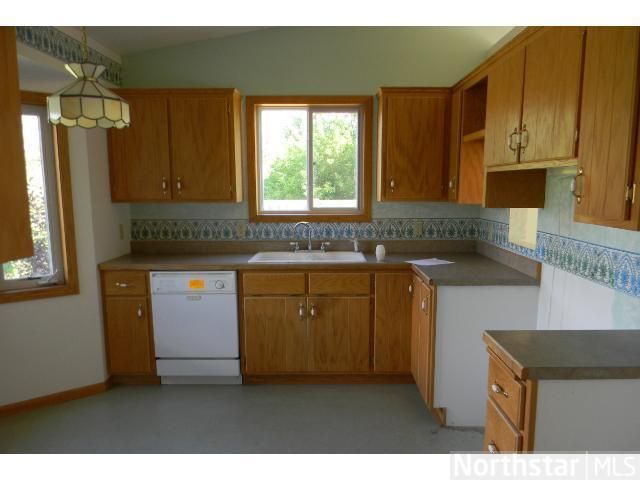 32038 Rendova St NE, Cambridge, MN 55008