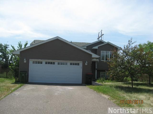 4680 Homestead Dr, Monticello, MN 55362