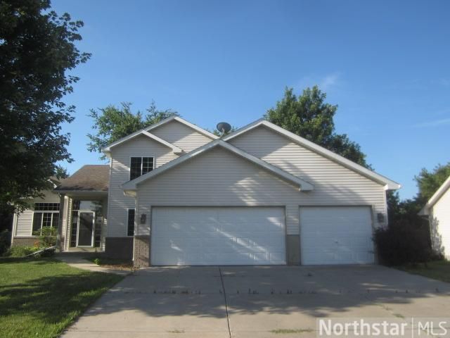 1207 Goldfinch Dr, Waconia, MN 55387