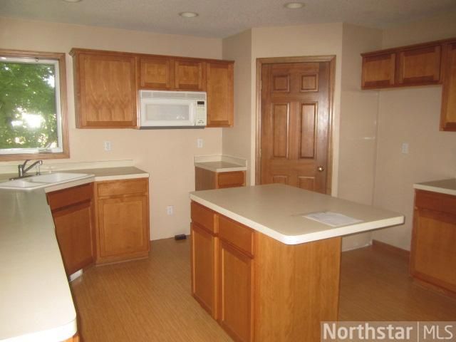 1207 Goldfinch Dr, Waconia, MN 55387