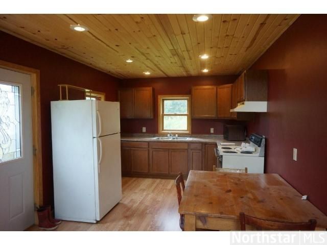 9424 Kuster Rd, Cook, MN 55723