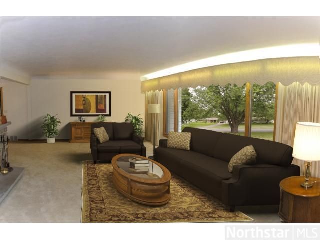 900 Edgewater Ave, Shoreview, MN 55126