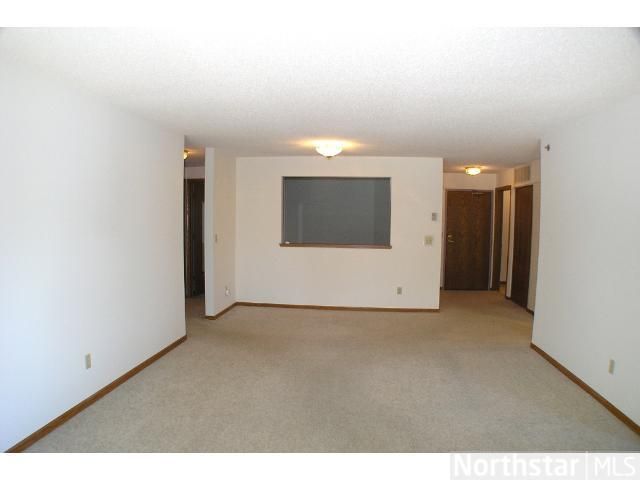 32 11th Ave S #211, Hopkins, MN 55343