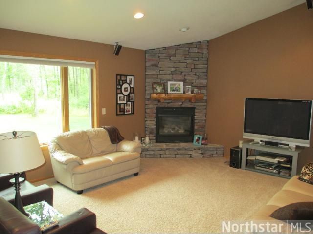 15377 Shellisa Ln, Brainerd, MN 56401