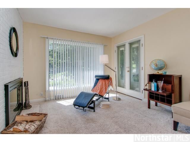 411 Ardmore Dr, Golden Valley, MN 55422