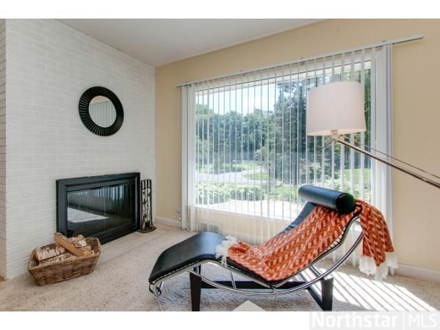 411 Ardmore Dr, Golden Valley, MN 55422