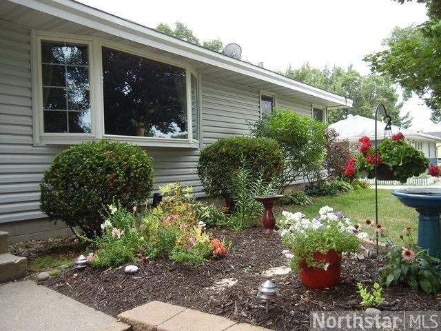 800 Kennaston Dr NE, Fridley, MN 55432