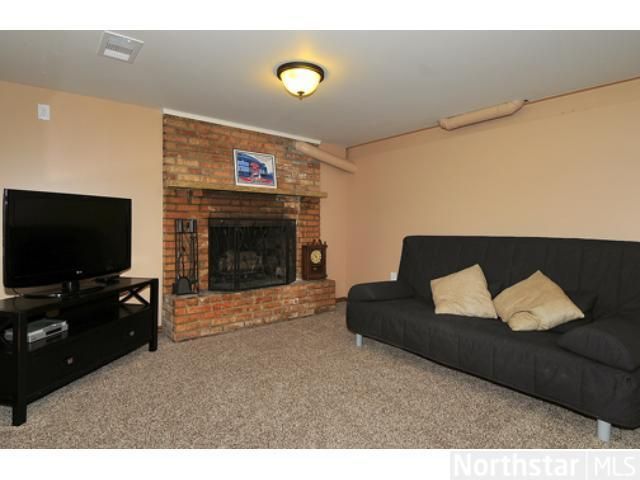15611 N Eden Dr, Eden Prairie, MN 55346