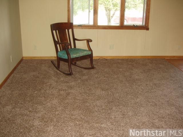 1924 16th St E, Glencoe, MN 55336