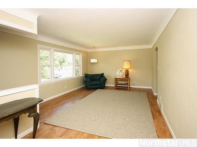 918 Hall Ave, West Saint Paul, MN 55118