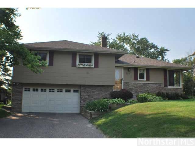 5128 Forest Rd, Minnetonka, MN 55345
