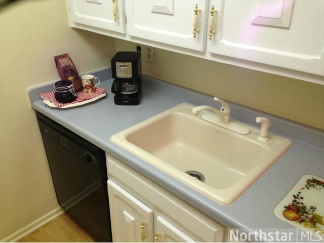 2700 Oxford St N #131, Roseville, MN 55113