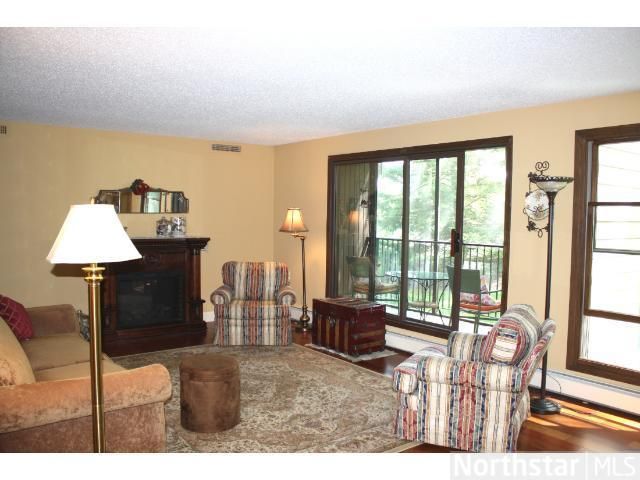 9550 Collegeview Rd #117, Bloomington, MN 55437
